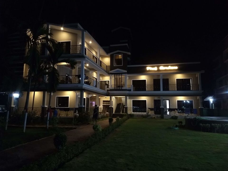 Photo of Why you shouldn't be staying at Hotel Piroj Gardens in Alibagh? by pshrutika