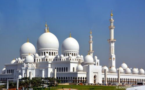 Photo of Grand Mosque - Abu Dhabi - United Arab Emirates by Debamita Chakraborty