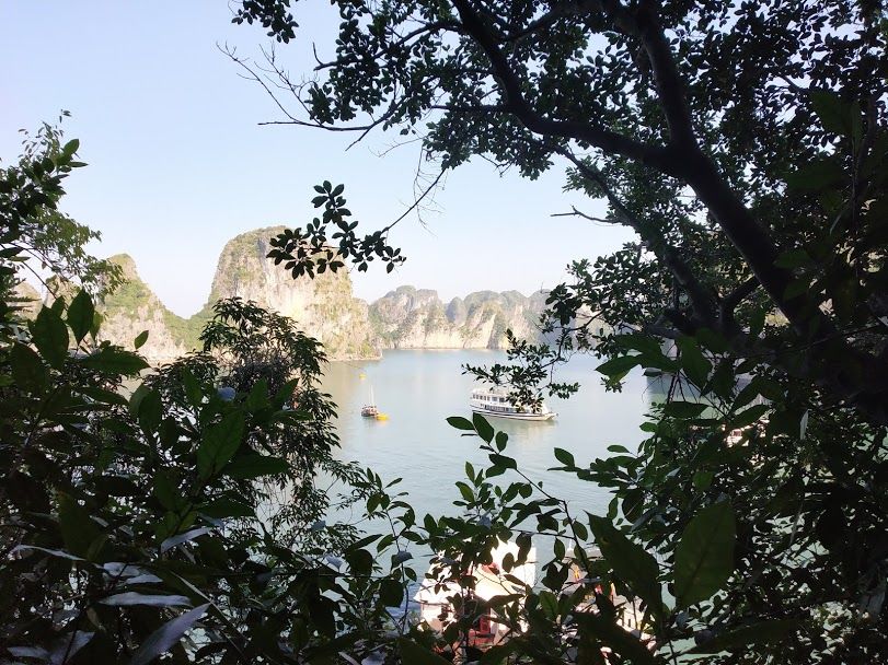 Photo of Bai Tu Long Bay, Quảng Ninh, Vietnam by Deepshikha Nainani