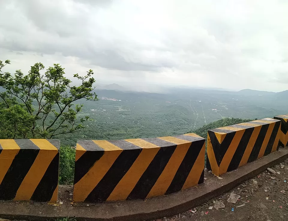 Photo of Wayanad Churam View Point, State Highway 29, Kerala, India by Deepaboli Roy