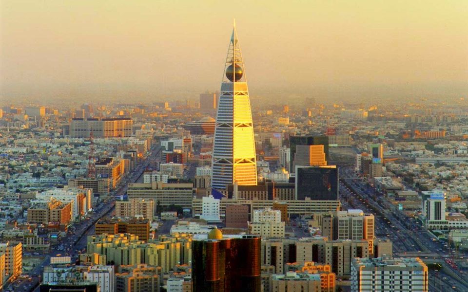 Photo of Kingdom Centre, Al Urubah Road, Riyadh, Saudi Arabia by roottraveller