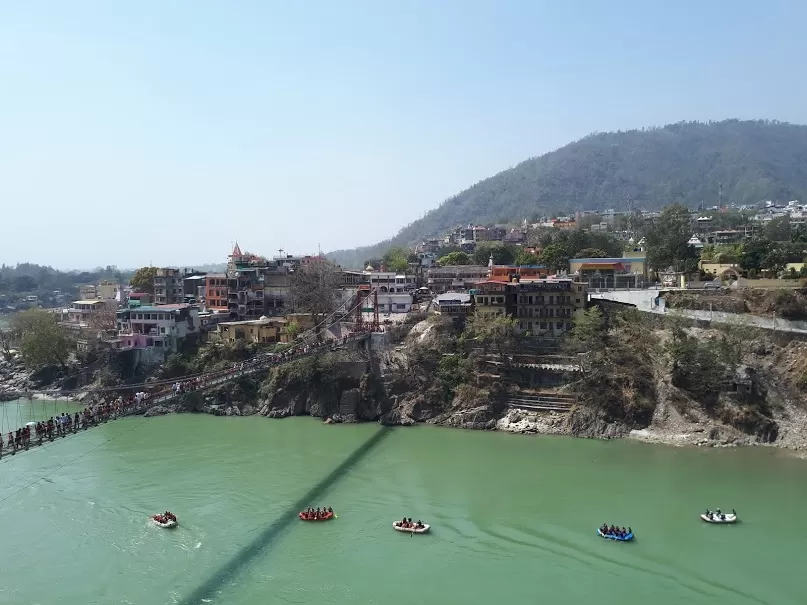 Photo of Lakshman Jhula Road, Laxman Jhula, Rishikesh, Uttarakhand, India by roottraveller