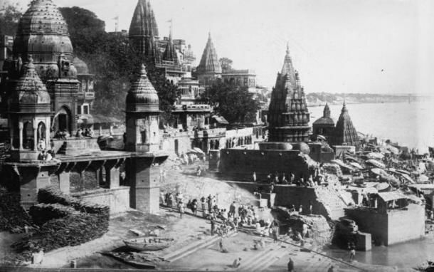 Photo of Manikarnika - The Burning Ghat, Varanasi by roottraveller