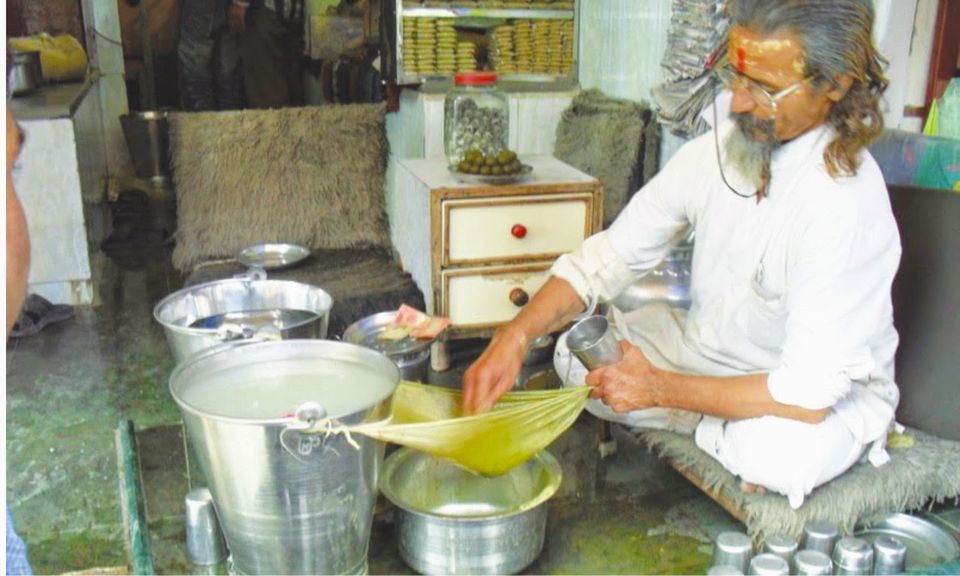 Photo of Plan your next trip to Varanasi in coming festival by roottraveller