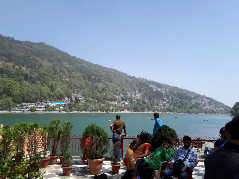Photo of Nainital Lake, Ayarpatta, Nainital, Uttarakhand, India by roottraveller