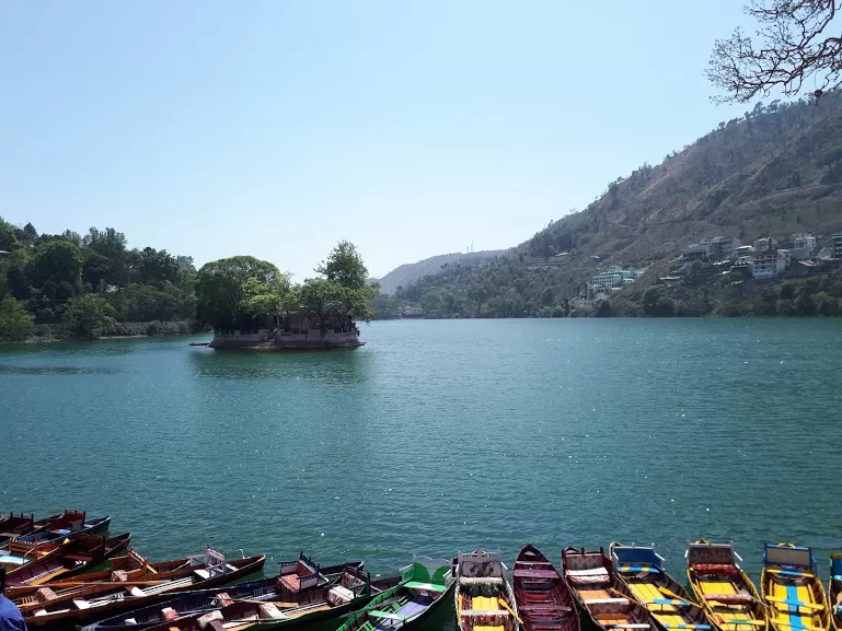 Photo of Bhimtal Lake, Bhimtal, Uttarakhand, India by roottraveller