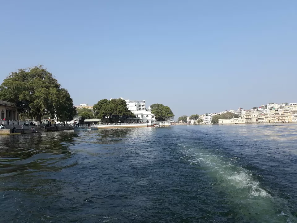 Photo of Lake Pichola Boating Point, Pichola, Udaipur, Rajasthan, India by roottraveller