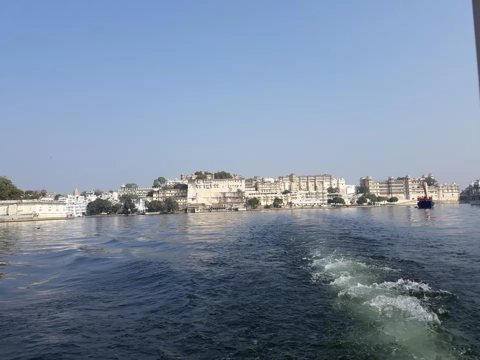 Photo of Lake Pichola Boating Point, Pichola, Udaipur, Rajasthan, India by roottraveller