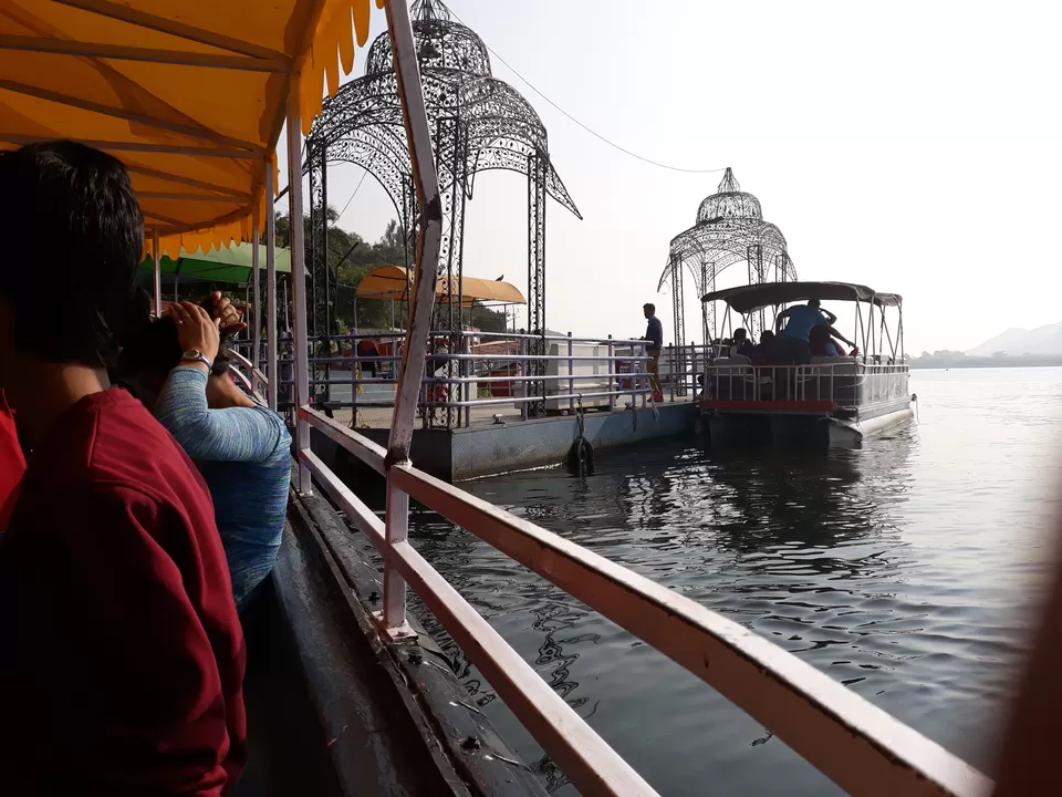 Photo of Lake Pichola Boating Point, Pichola, Udaipur, Rajasthan, India by roottraveller