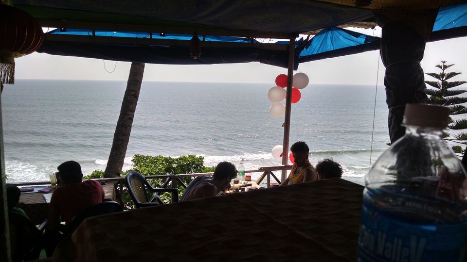 Photo of Finding solace in Varkala 2/13 by Bhavya Murthy
