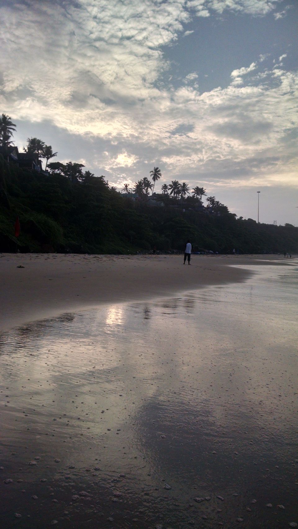 Photo of Finding solace in Varkala 7/13 by Bhavya Murthy
