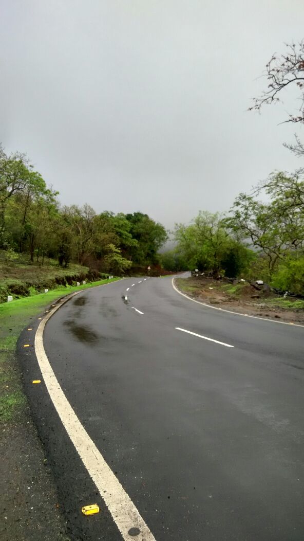 Photo of Throttling in the rains - Malsej Ghat. 5/30 by Omkar Joshi