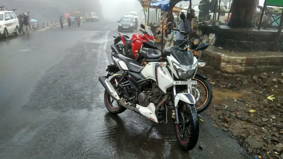 Photo of Throttling in the rains - Malsej Ghat. 11/30 by Omkar Joshi