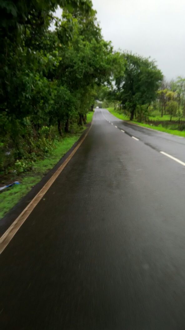 Photo of Throttling in the rains - Malsej Ghat. 15/30 by Omkar Joshi