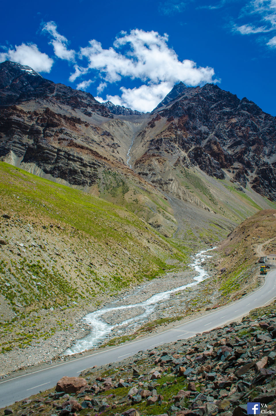Photo of Bumpy rides on the Broken roads of Manali Leh highway 17/24 by Venki