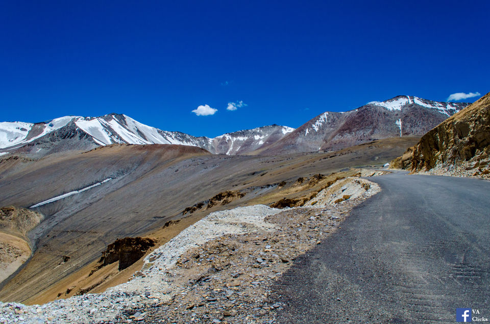 Photo of Bumpy rides on the Broken roads of Manali Leh highway 18/24 by Venki
