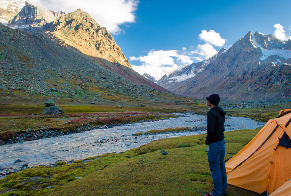 Photo of How I ended up trekking Himalayas with the help of Tripoto and IndiaHikes 1/2 by Venki