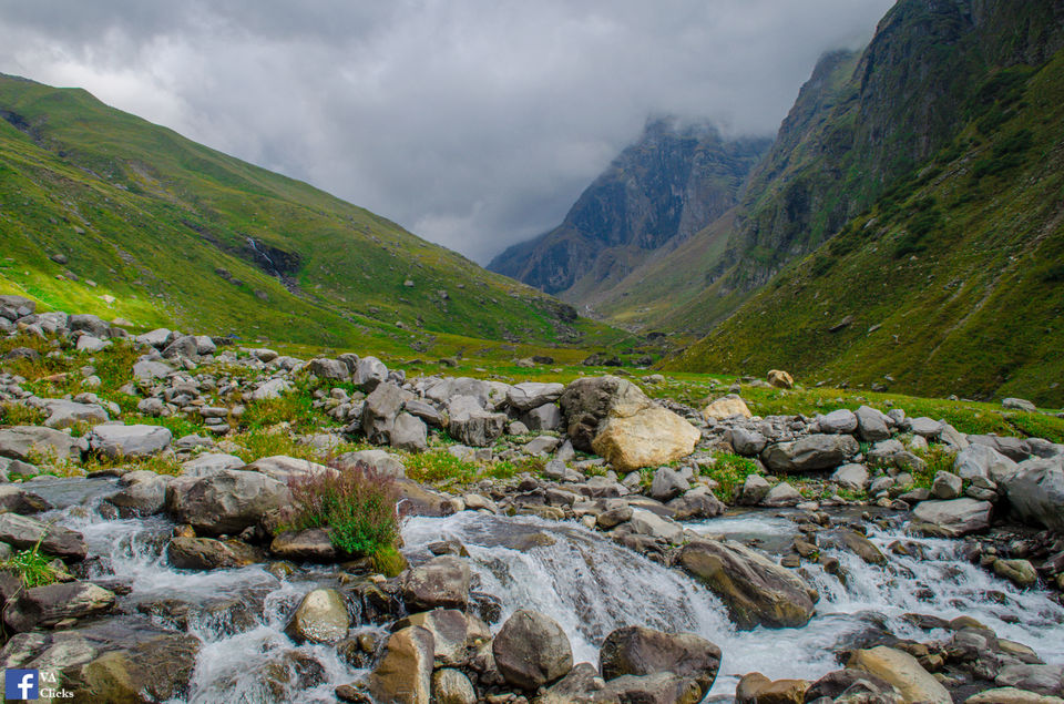 Photo of Hampta Pass: Hike Mountains, Run Through Meadows, Cross Rivers and Breathe the Wild Air 18/26 by Venki