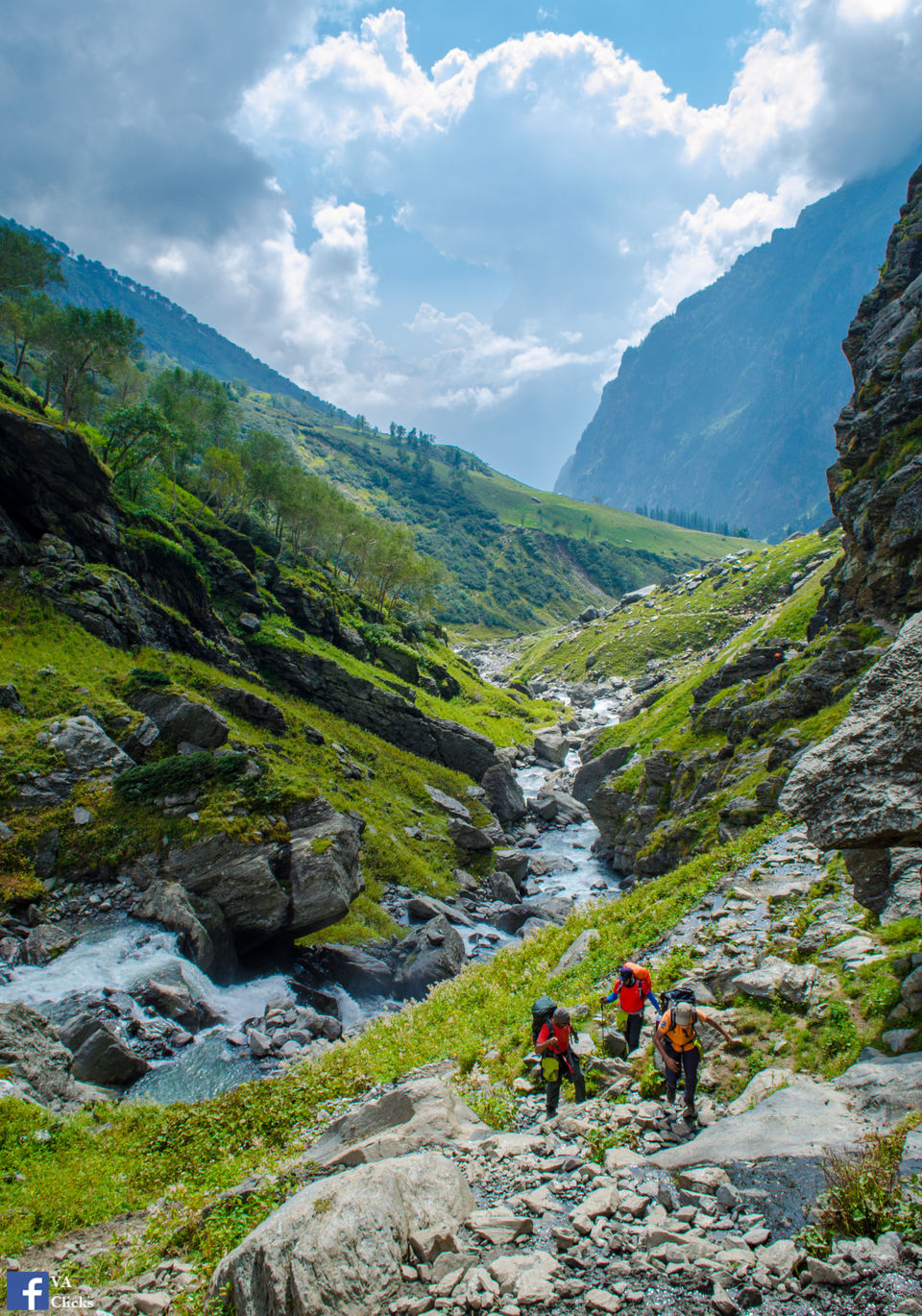 Photo of Hampta Pass: Hike Mountains, Run Through Meadows, Cross Rivers and Breathe the Wild Air 24/26 by Venki