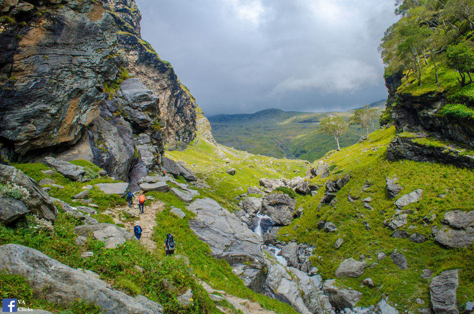 Photo of Hampta Pass: Hike Mountains, Run Through Meadows, Cross Rivers and Breathe the Wild Air 21/26 by Venki