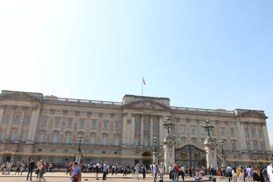 Photo of Buckingham Palace, London, UK by Rajsmita Chowdhury