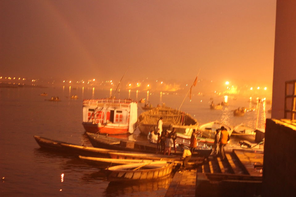 Photo of Varanasi, Uttar Pradesh, India by Manuhar Jainn