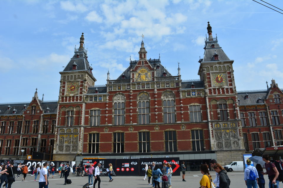 Photo of Rijksmuseum, Museumstraat, Amsterdam, Netherlands by Biswanath banerjee