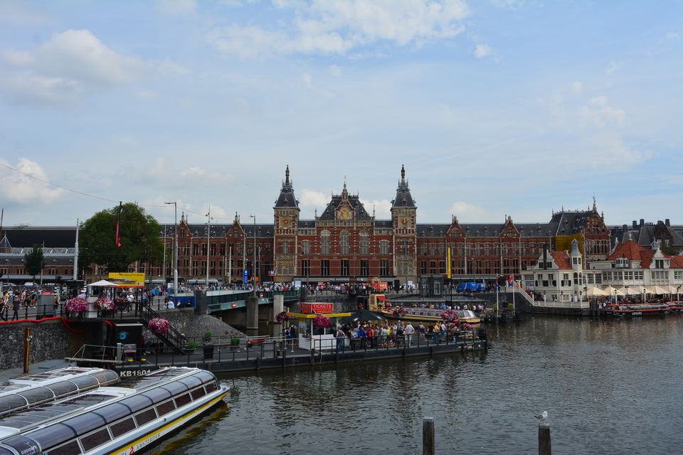 Photo of Rijksmuseum, Museumstraat, Amsterdam, Netherlands by Biswanath banerjee