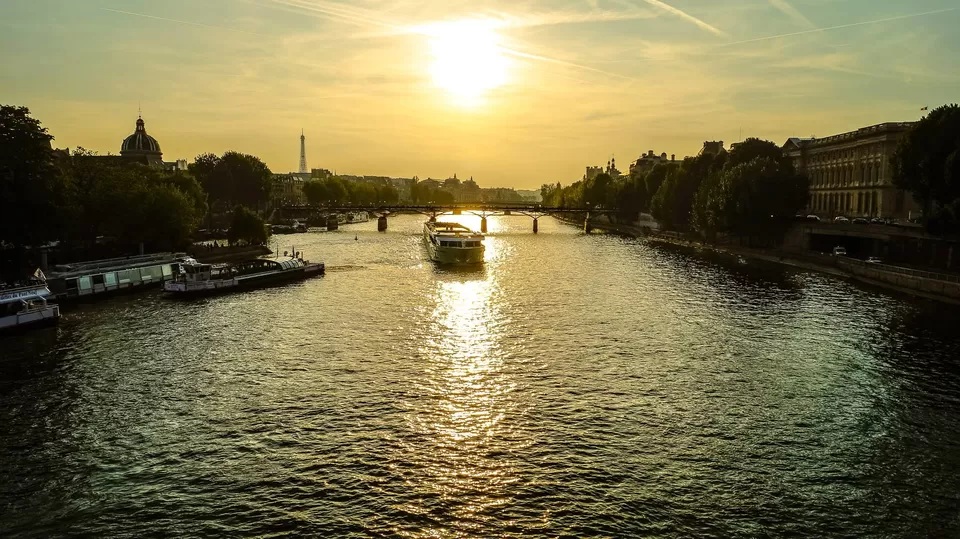 Photo of Paris, France by Agnirudra Sikdar