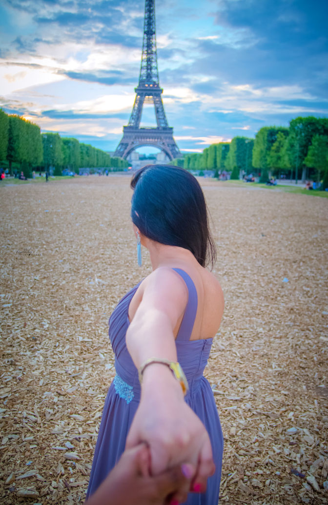 Photo of Eiffel Tower, Avenue Anatole France, Paris, France by Priyanka Banerjee