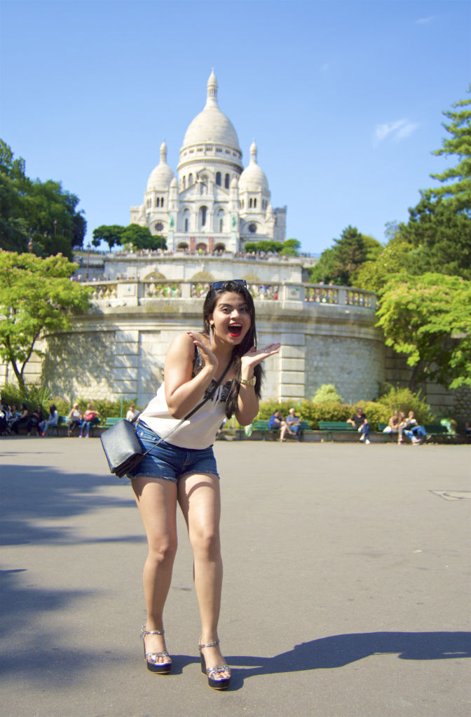 Photo of Sacré-Cœur, Rue du Chevalier de la Barre, Paris, France by Priyanka Banerjee