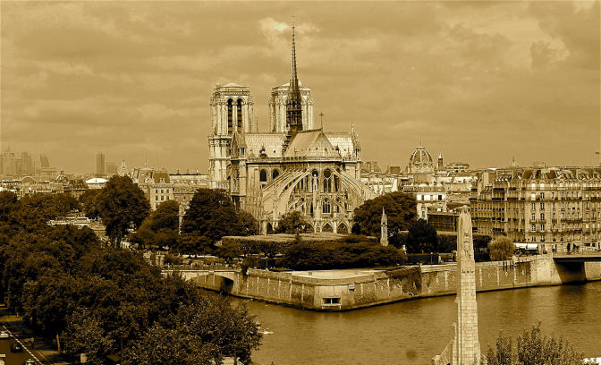 Photo of Cathédrale Notre-Dame de Paris, Parvis Notre-Dame - place Jean-Paul-II, Paris, France by Priyanka Banerjee