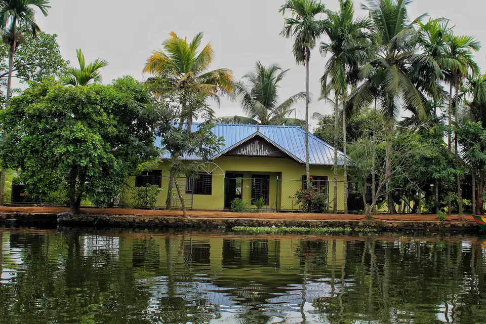 Photo of Alleppey Backwater, Punnamada, Kottankulangara, Alappuzha, Kerala, India by Sudhir