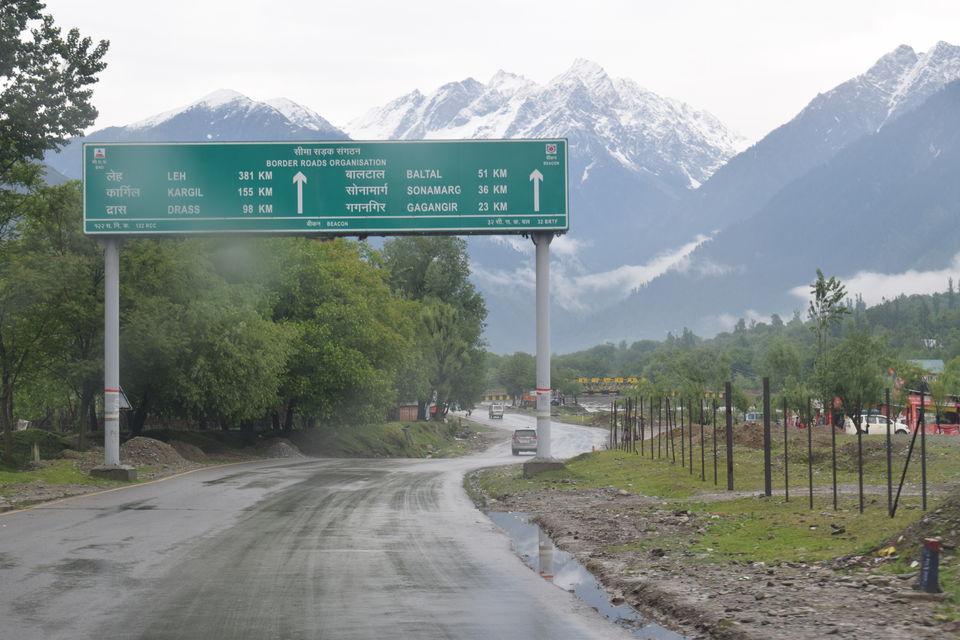 Photo of 12 days - ₹14k, How I 'almost' completed the Ladakh circuit on a budget using public transport by Praneet Kumar