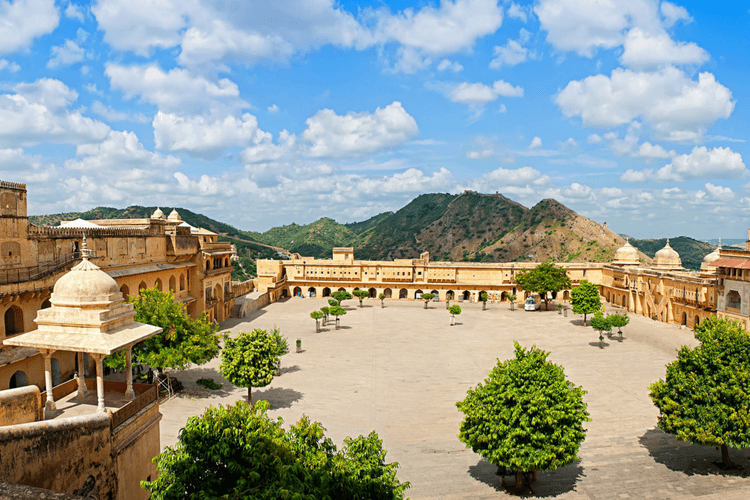 Photo of The Best Holiday Destinations around the World to Travel in September by Priya