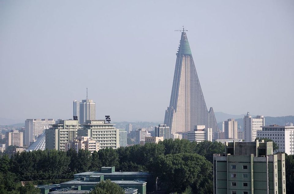 Photo of Marvels of Architecture: 5 Fascinating Buildings across the World 1/1 by Dixie Somers