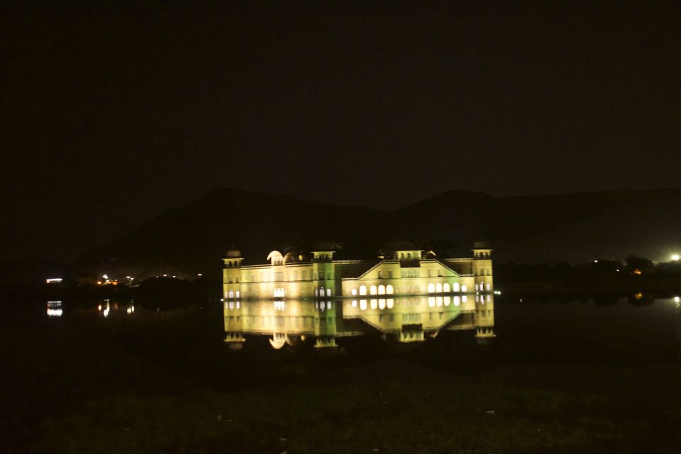 Photo of All the glitz in Jaipur Literature festival 10/18 by Sayantani Maiti