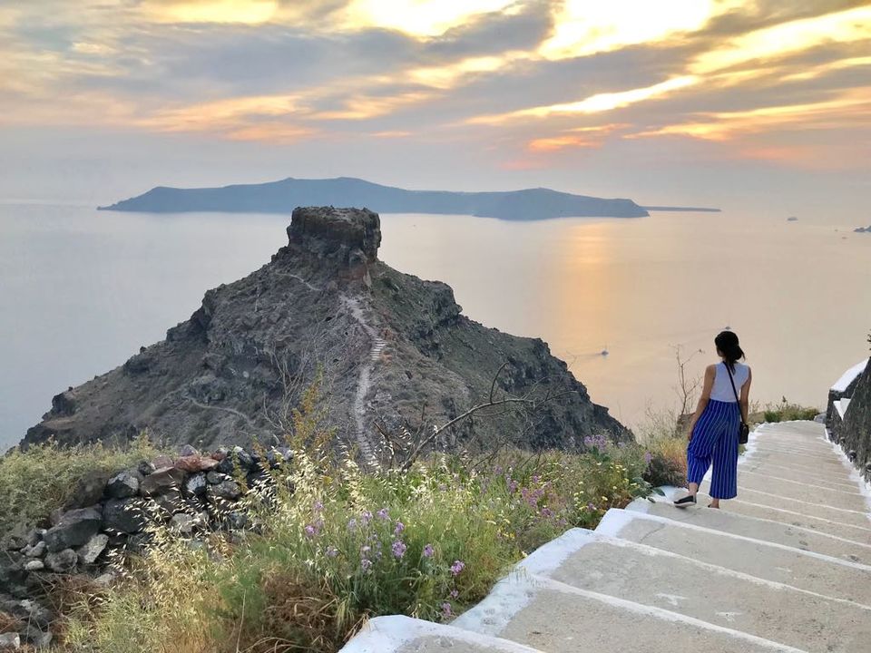Photo of A SOLO TRAVELLER'S TAKE ON A HONEYMOON DESTINATION-SANTORINI! by Mahalakshmi Venkatesh