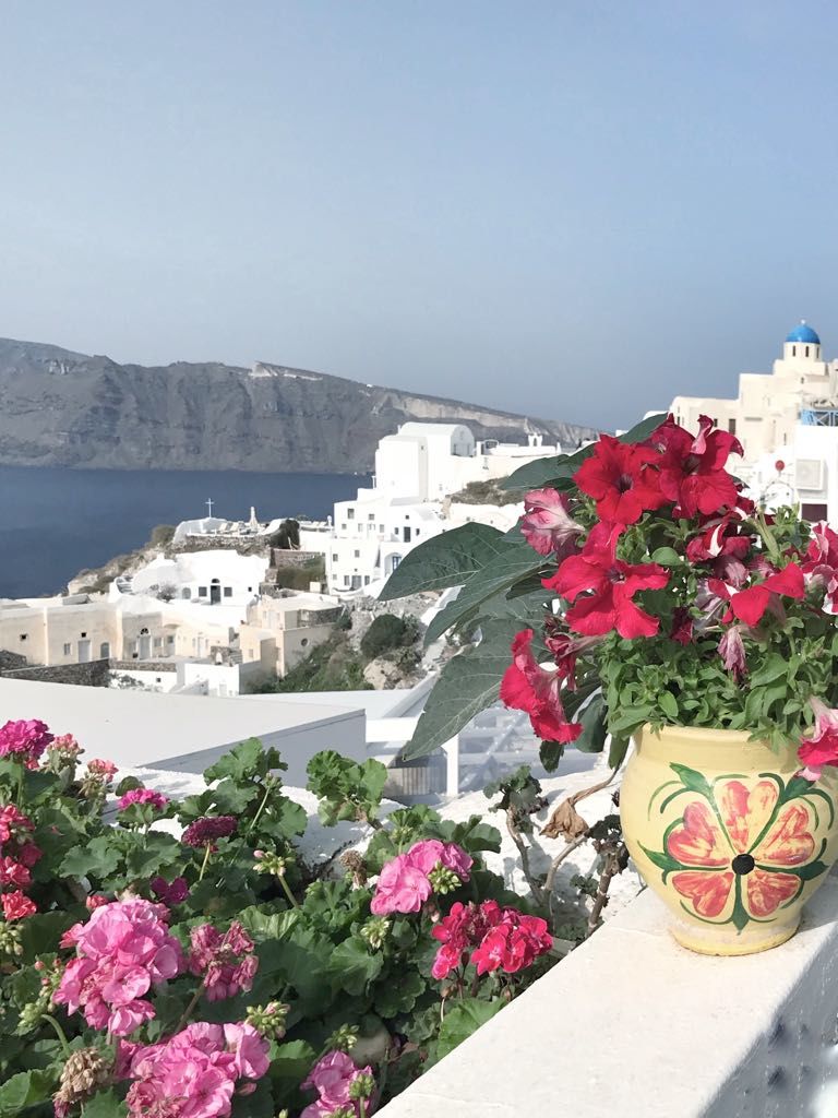 Photo of A SOLO TRAVELLER'S TAKE ON A HONEYMOON DESTINATION-SANTORINI! by Mahalakshmi Venkatesh