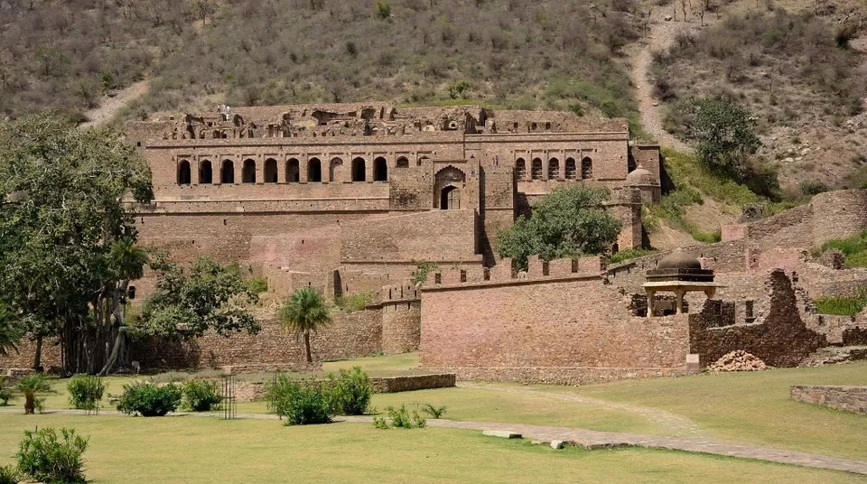 Photo of Bhangarh, Rajasthan, India by Yattin Rana