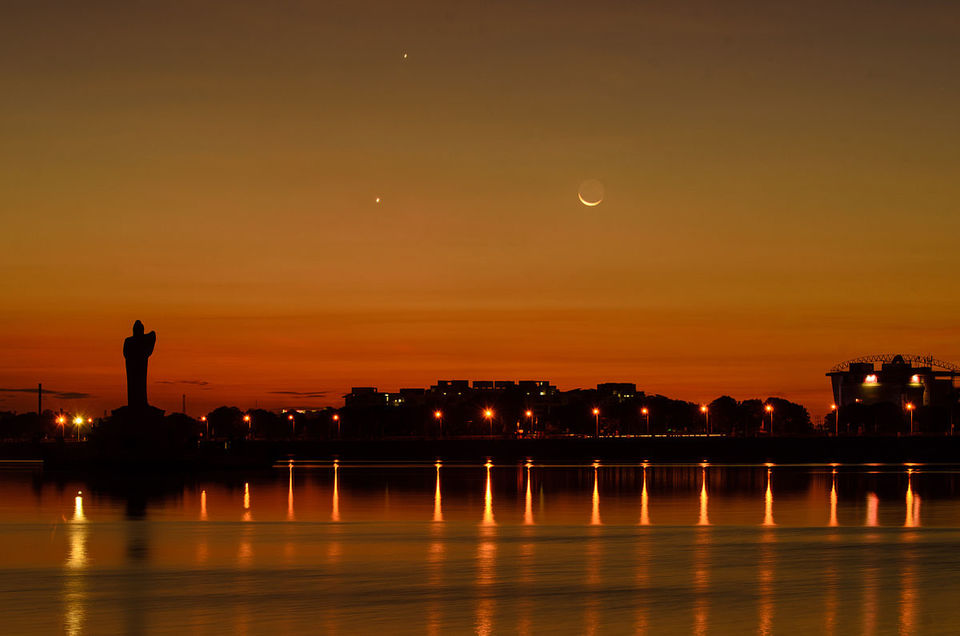 Photo of Hussain Sagar, Hyderabad, Telangana, India by Tarana Chauhan