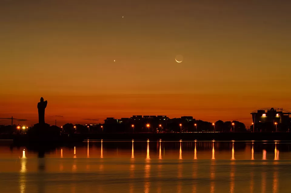 Photo of Hussain Sagar, Hyderabad, Telangana, India by Tarana Chauhan