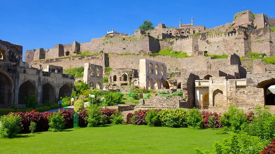 Photo of Golconda Fort, Ibrahim Bagh, Hyderabad, Telangana, India by Tarana Chauhan