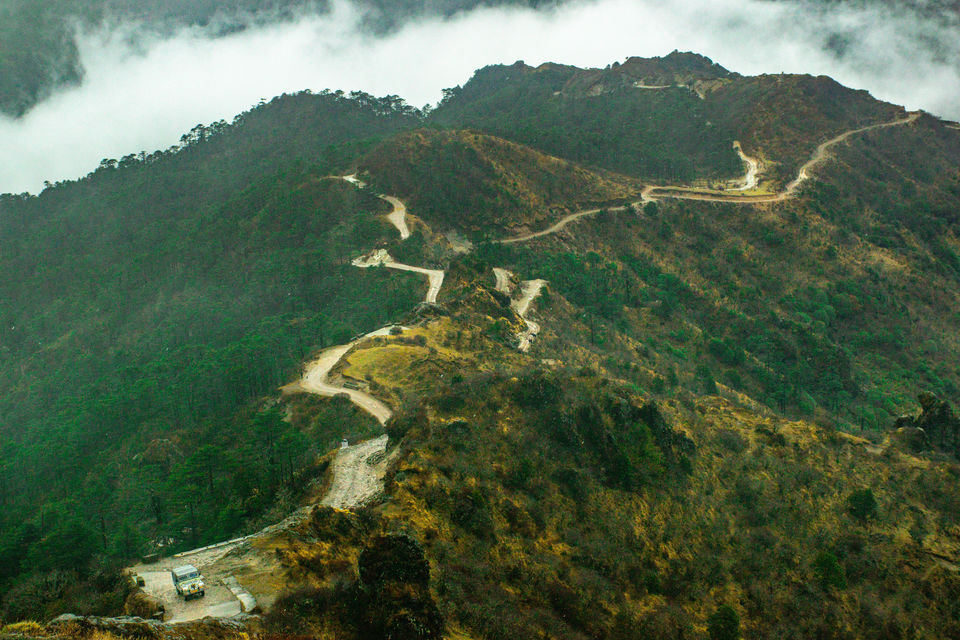 Photo of Sandakphu Safari - The Highest Peak of West Bengal, by 4 Wheeler by Vaswati