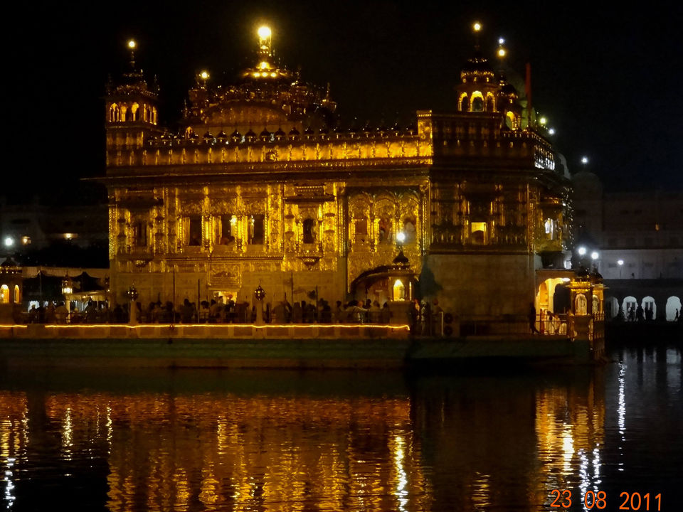 Photo of Harmandir Sahib, Golden Temple Road, Atta Mandi, Katra Ahluwalia, Amritsar, Punjab, India by Vaswati