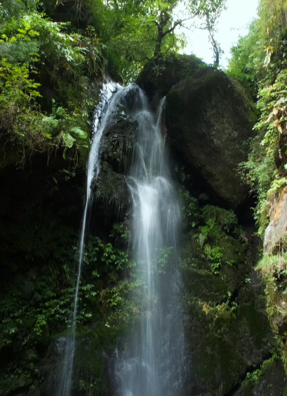 Photo of Jibhi Waterfall, Tandi, Himachal Pradesh, India by Amroj Sandhu
