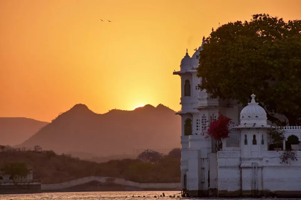 Photo of Lake Pichola, Pichola, Udaipur, Rajasthan by Avishek Basu