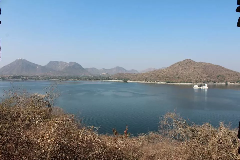 Photo of Fateh Sagar Lake, Udaipur, Rajasthan, India by Sanjna Vishwanath