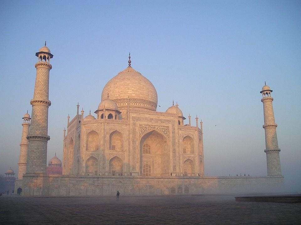 Photo of Taj Mahal, Agra, Uttar Pradesh, India by Aakanksha Magan