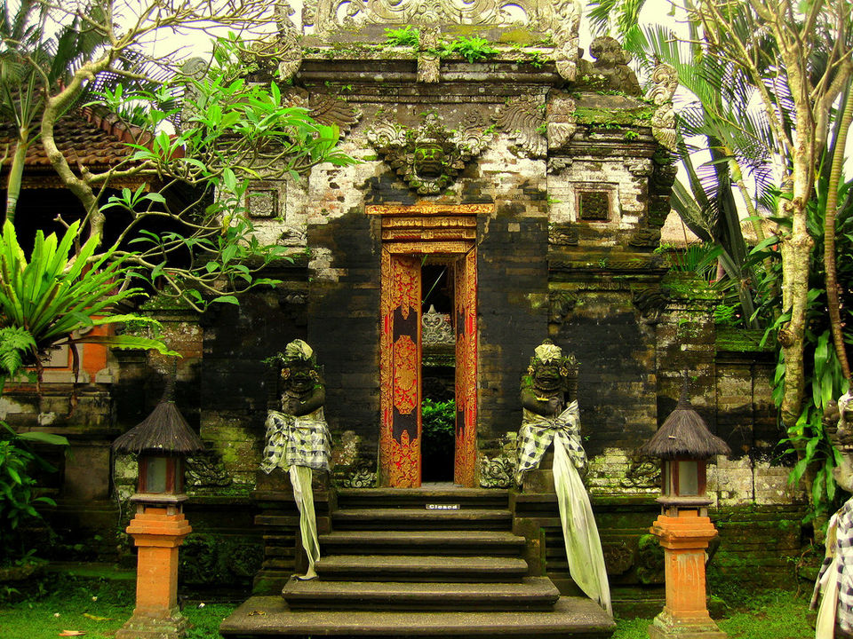 Photo of Ubud Palace, Ubud, Gianyar, Bali, Indonesia by Aakanksha Magan